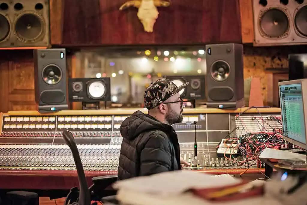 Post-production and delivery studio